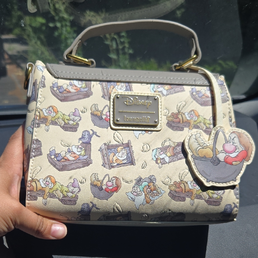 Loungefly Snow White's Seven Drawfs Cream Bag Print